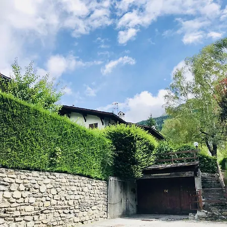 Guesthost - Casa Carola - Lovely Flat! Courmayeur